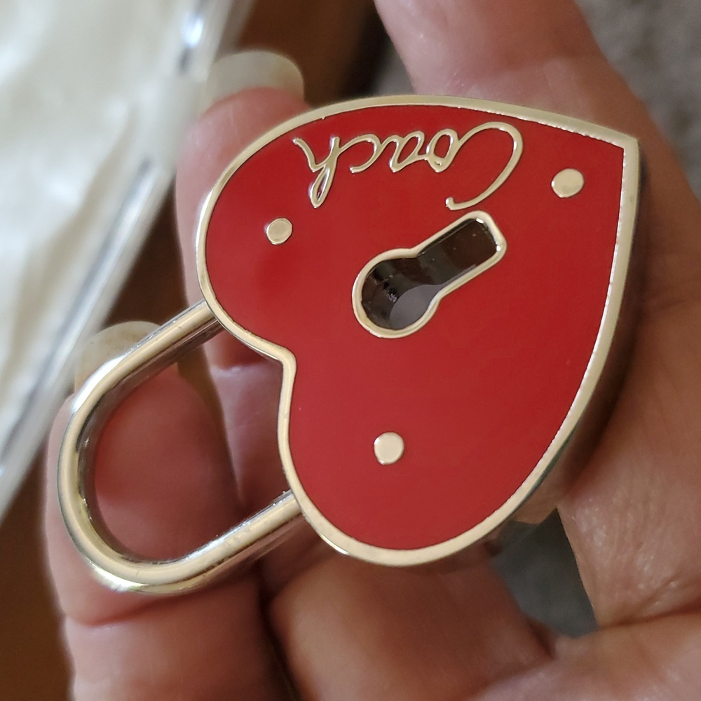 Coach Red Heart Padlock Keyring - Picture 5 of 5